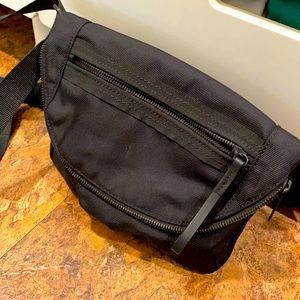 Lululemon Festival Cross Body Bag, Black